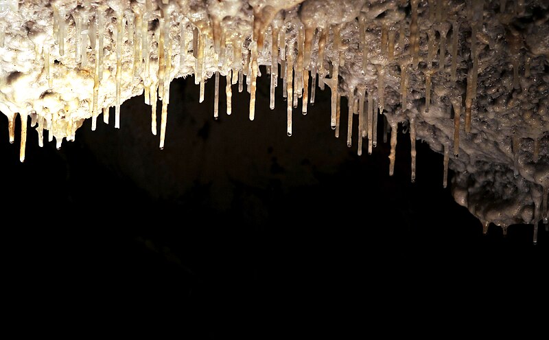 File:Jenolan Caves 24.jpg