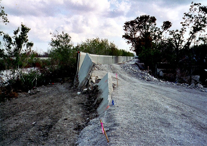 File:Katrina Levee Failure Disaster - Pratt Drive New Orleans 5 Nov 2005 film scan - 12.jpg