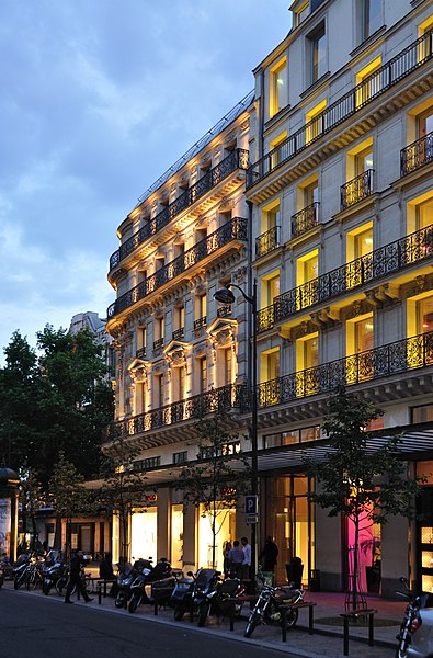 File:Kenzo, Rue du Pont-Neuf, Paris 2008.jpg