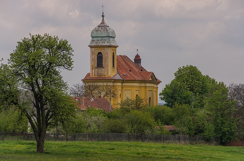 File:Kostel sv. Martina – Kveten 2017.jpg