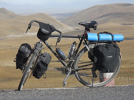 ไฟล์:Loaded_touring_bicycle.JPG