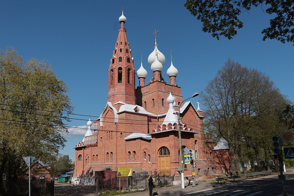 Храм Серафима Саровского в Петергофе