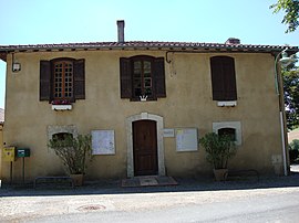 The town hall in Lussan