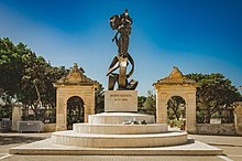 Monument to the independence of Malta in Floriana Maglio gardens.jpg