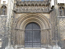 Main door of the cathedral Main door, Lincoln Cathedral.JPG