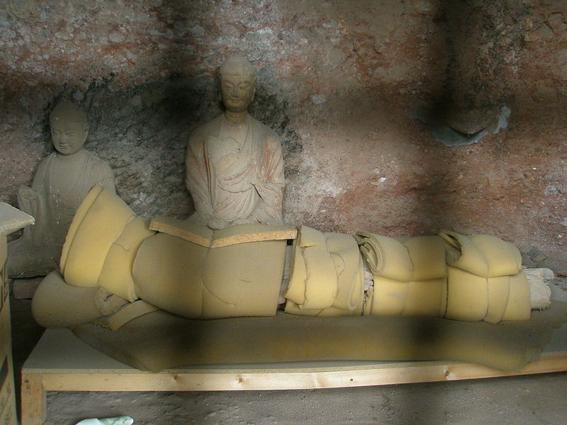 File:Majishan sculpture mummified in polyurethane 20090226.jpg