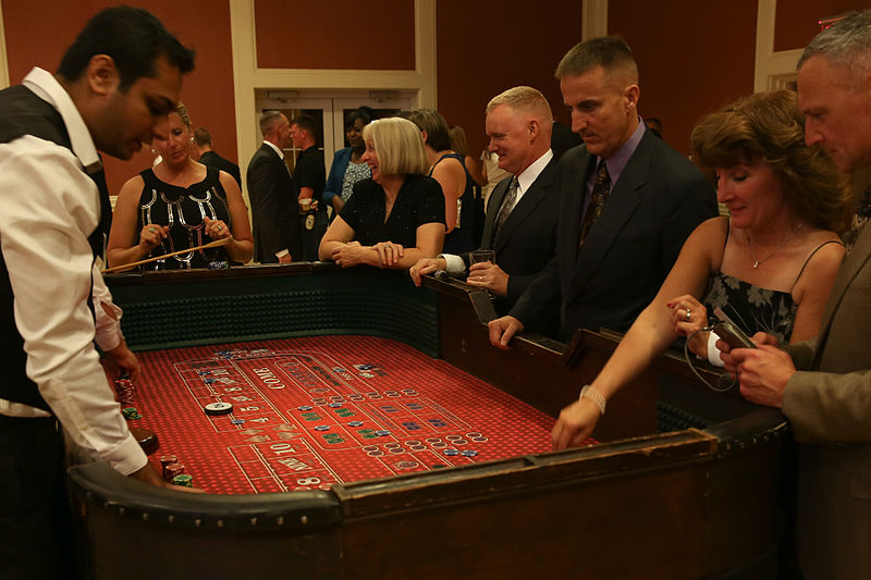 File:Marines and sailors attended 5th annual Casino Royale event 130928-M-WI309-003.jpg