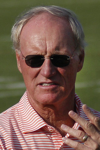 <span class="mw-page-title-main">Marty Schottenheimer</span> American football player and coach (1943–2021)