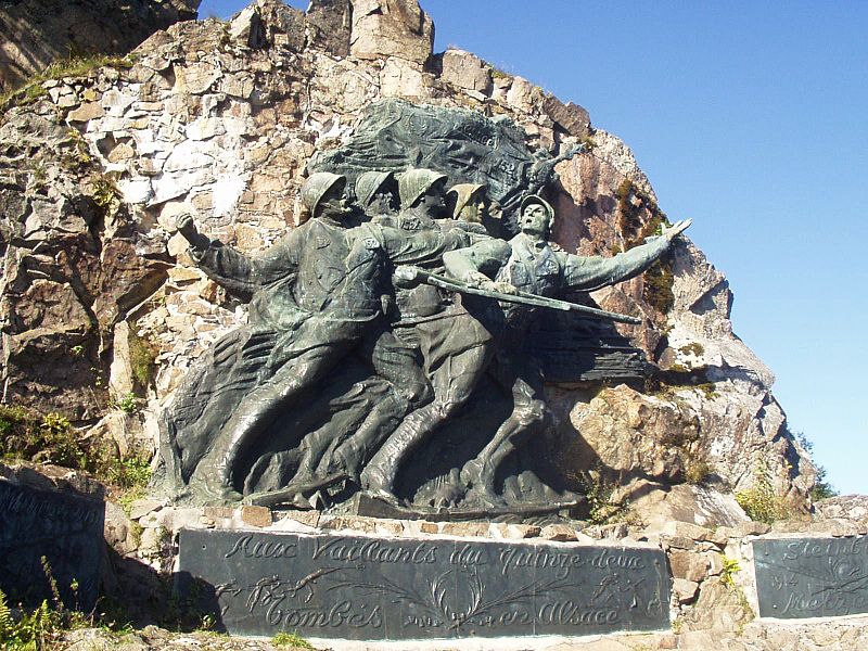 File:Memorial at Hartmannswillerkopf.JPG