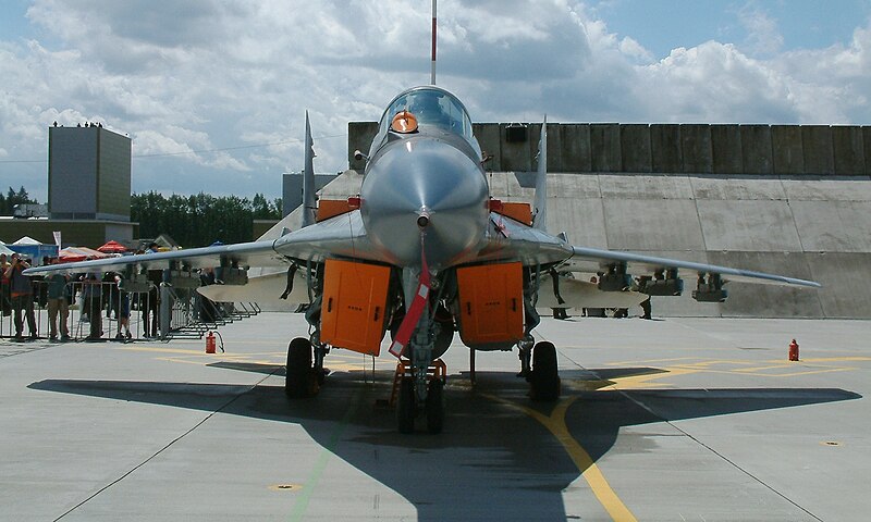 File:MiG-29 4103 Krzesiny RB10.jpg