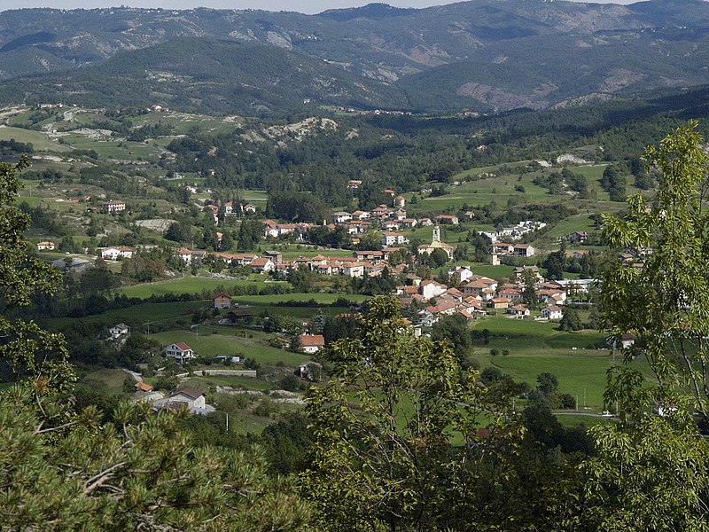 File:Mioglia-Panorama.JPG