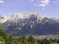 Mittenwald kaj montaro Karwendel en 2005