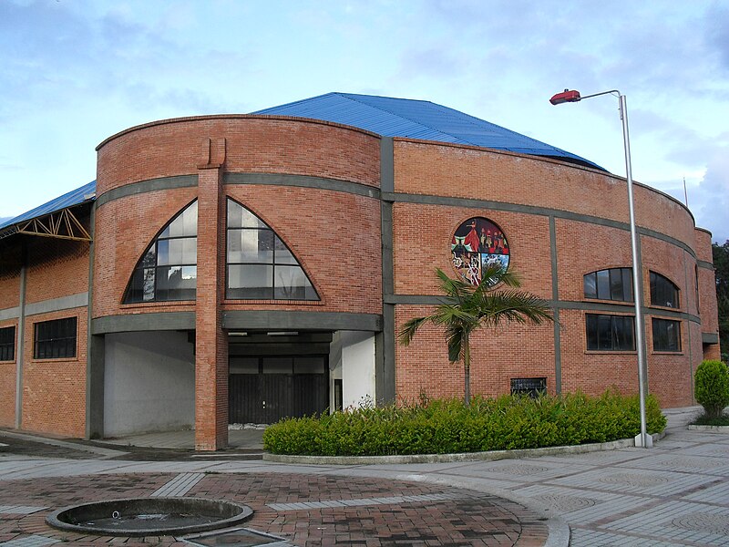 File:Moniquirá Coliseo.JPG