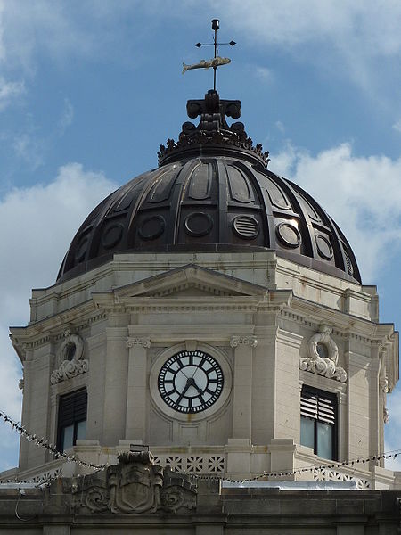 File:Monroe County Courthouse, dome and fish weather vane P1000035.jpg
