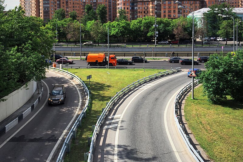 File:Moscow, Krasnokazarmennaya Embankment - Third Ring ramps (31357381586).jpg