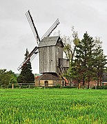 Moulin à vent d'Hofland, post mill in Houtkerque