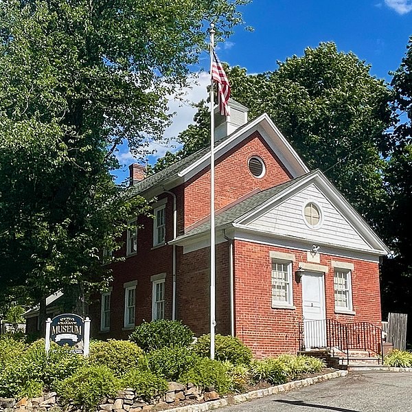 Mount Vernon School, listed on the National Register of Historic Places