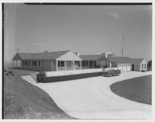 File:Mr. and Mrs. Lawrence W. Miller, residence in Nantucket, Massachusetts. LOC gsc.5a19861.tif