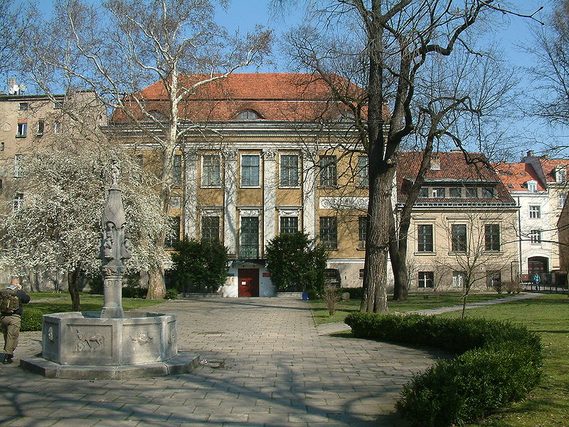 File:Muzeum Etnograficzne Poznań RB1.JPG