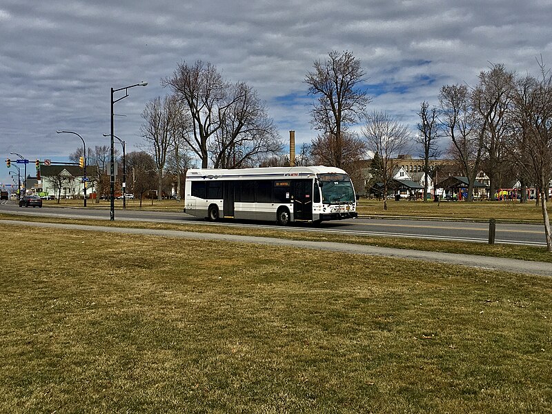 File:NFTA Metro Bus 23 @ Martin Luther King Park, Buffalo, New York - 20210324.jpg