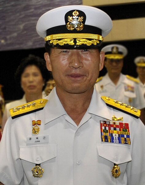 File:Navy (ROKN) Admiral Jung Ok-keun 해군대장 정옥근 (US Navy 090707-N-8273J-067).jpg