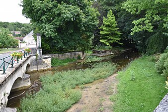 Le second pont sur La Suize à Neuilly-sur-Suize.