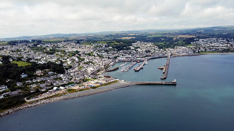 File:Newlyn Harbour4 Fossick.jpg