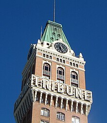 The Tribune Tower in Oakland, the headquarters of the Oakland Tribune from 1924 to 2007 Oakland tribune tower detail.jpg