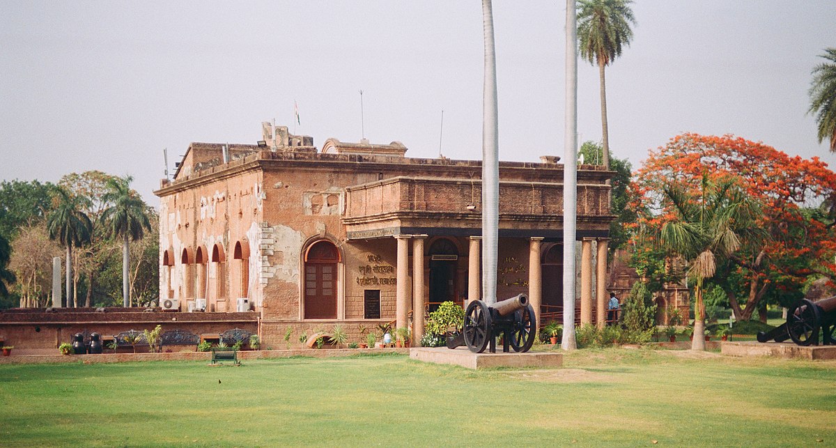 [Image of Residency in Lucknow]
