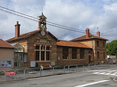 How to get to Orly sur Morin with public transit - About the place