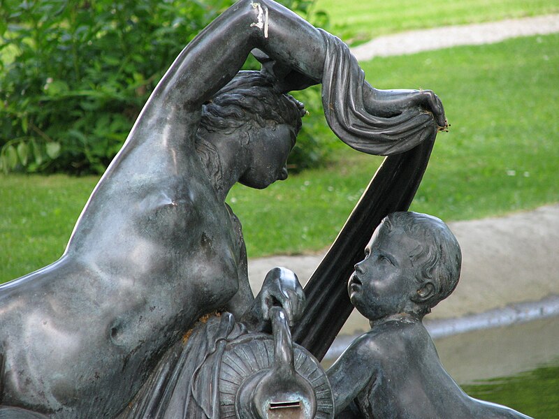 File:Palais Liechtenstein Brunnen 1032.jpg