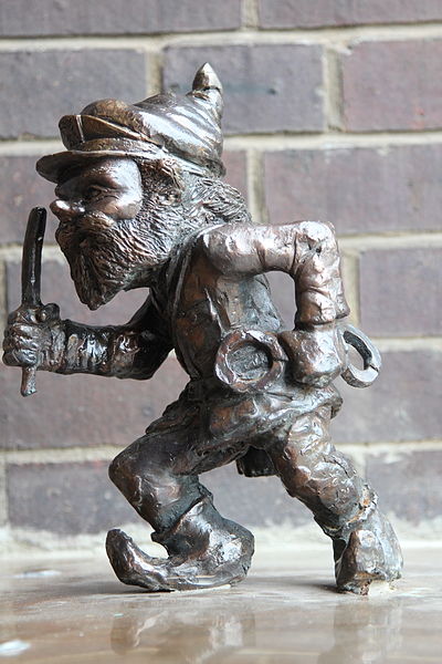 File:Patrolek (Patroler) Wroclaw dwarf 01.JPG