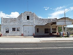 Peach Springs'deki tarihî John Osterman gaz istasyonu
