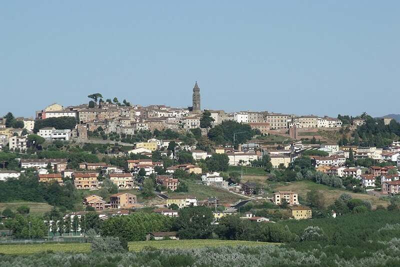 File:PeccioliPanorama.JPG