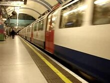 Fil: Piccadilly line - Green Park.ogv