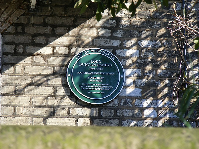 File:Plaque to Lord Duncan-Sandys - geograph.org.uk - 1743511.jpg