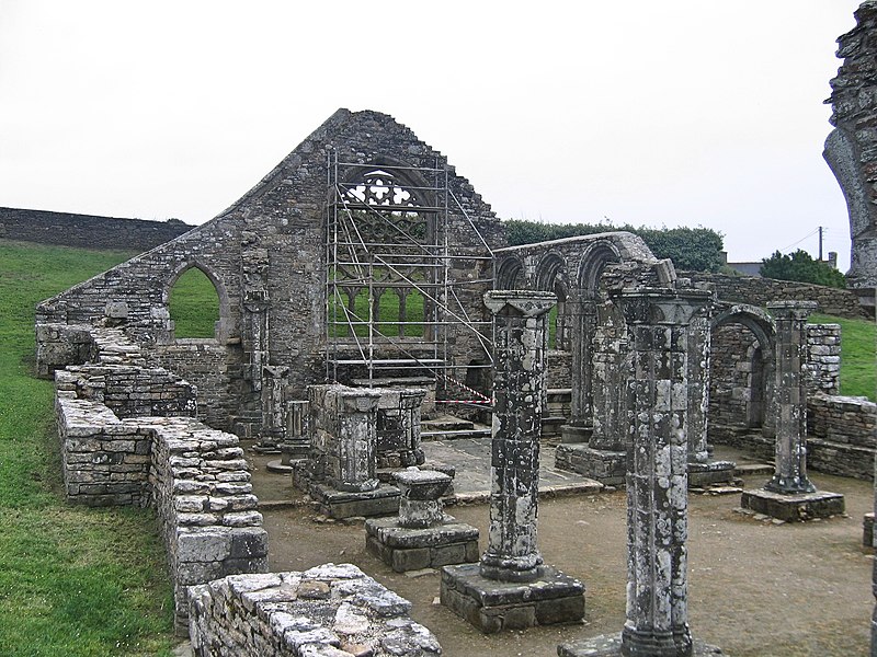 File:Plovan Ruines de la chapelle de Languidou Fotor.jpg