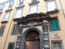 Il portale di palazzo Pignatelli di Monteleone