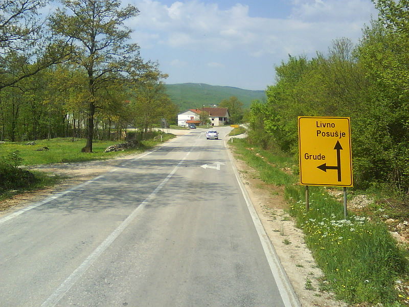 File:Privalj-raskrižje08631.JPG