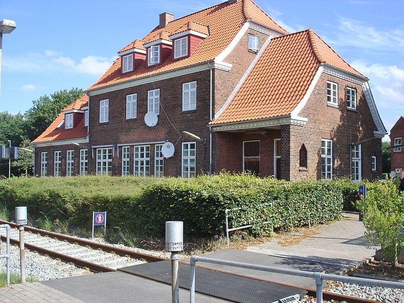 File:RødkærsbroStationSporside.JPG