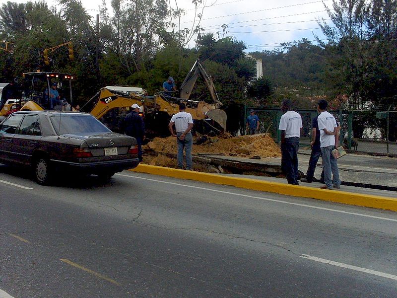 File:Ruptura del alimentador en Los Pinos 2012 013.JPG
