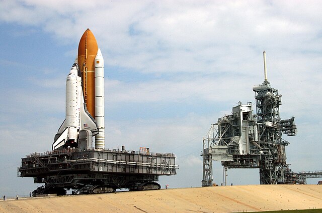 Transport of Space Shuttle and MLP to pad on Crawler-transporter