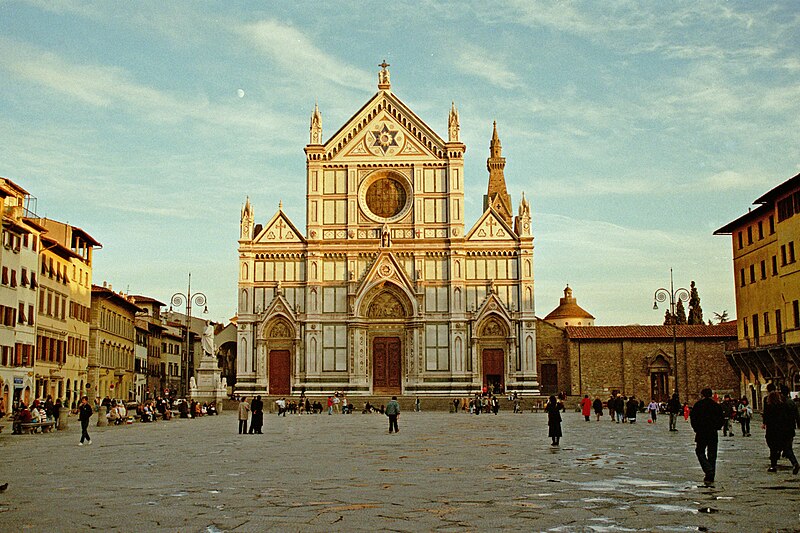 File:Santa croce, facciata piazza.jpg