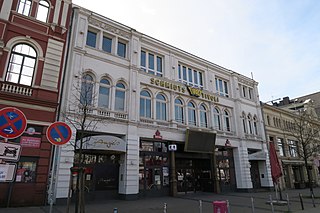 <span class="mw-page-title-main">Schmidt Theater</span> Theatre in St. Pauli, Hamburg, Germany