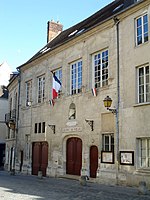 Senlis - Kaupungintalo 01.jpg