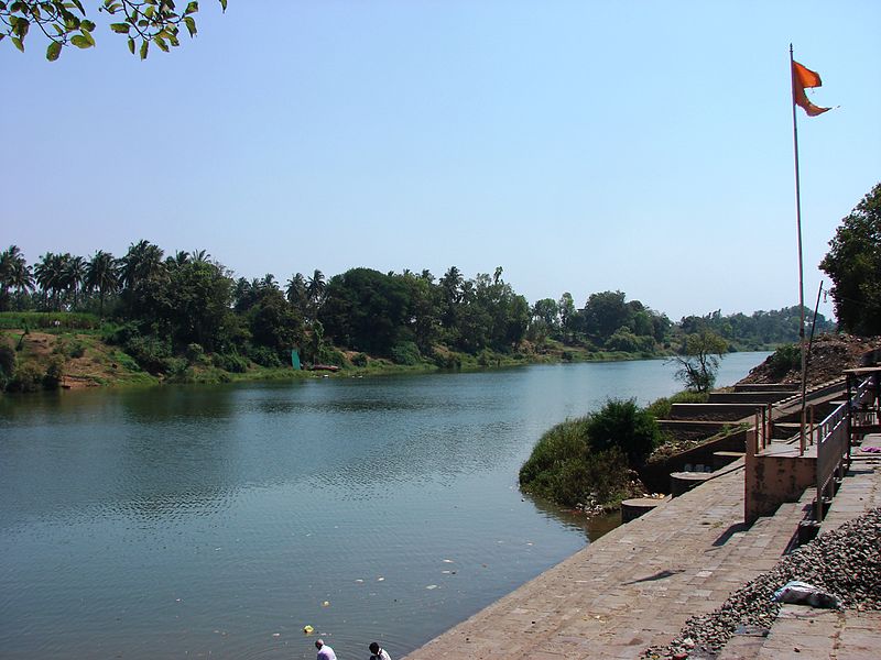 File:Shreekshetra Audumbar River Bank.jpg