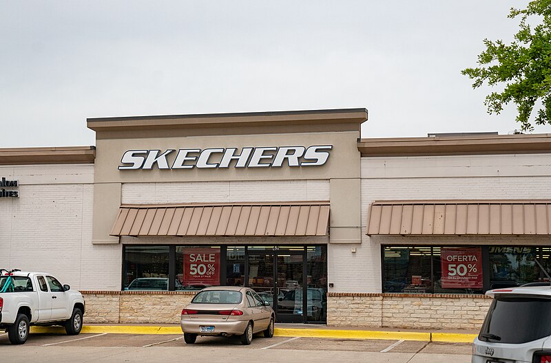 File:Skechers Shoe Store in - Commons