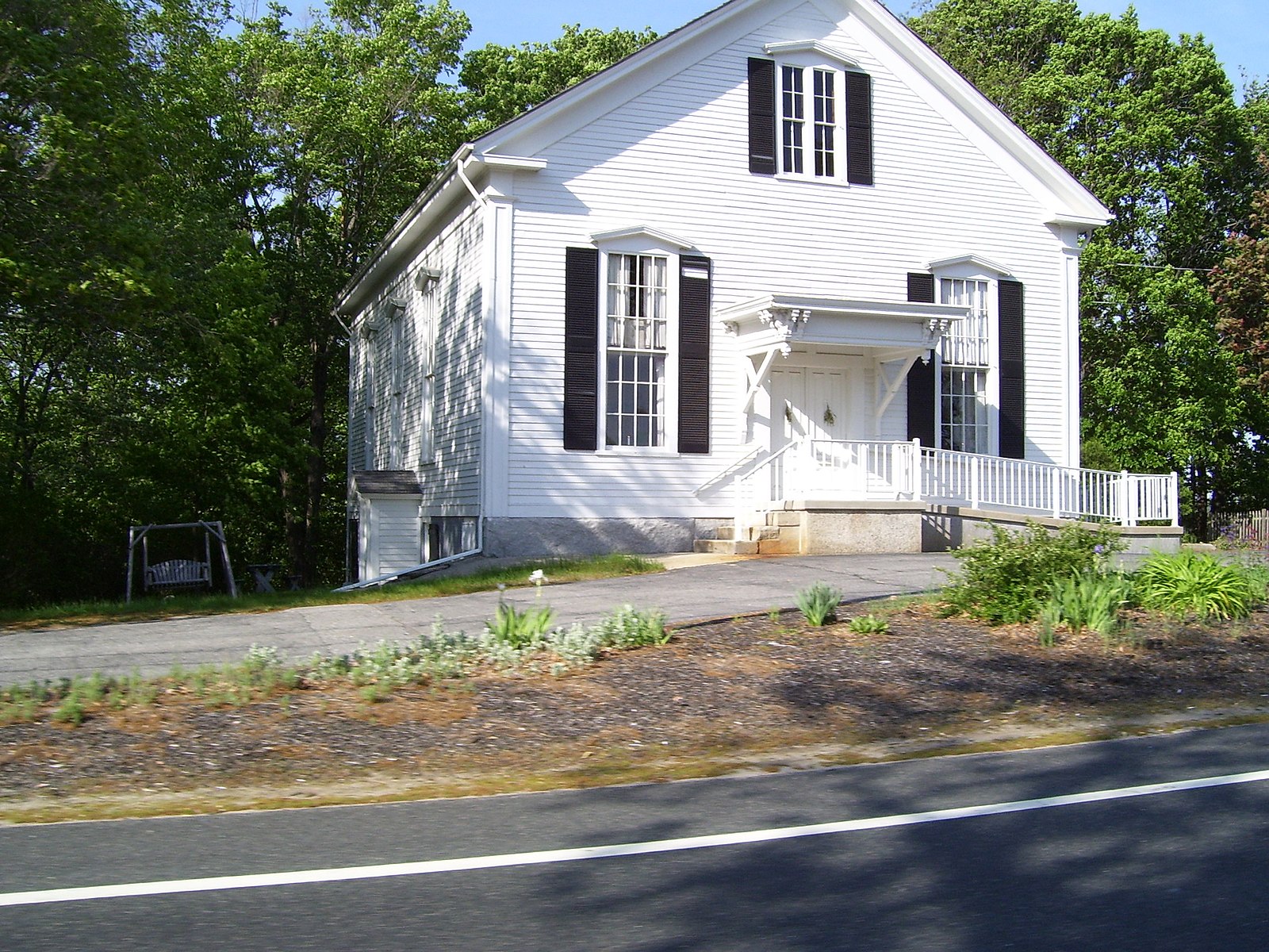 Friends meeting house. Smithfield, Rhode Island. Род Айленд Вунсокет. Кладбище род-Айленд. North Smithfield Rhode Island.