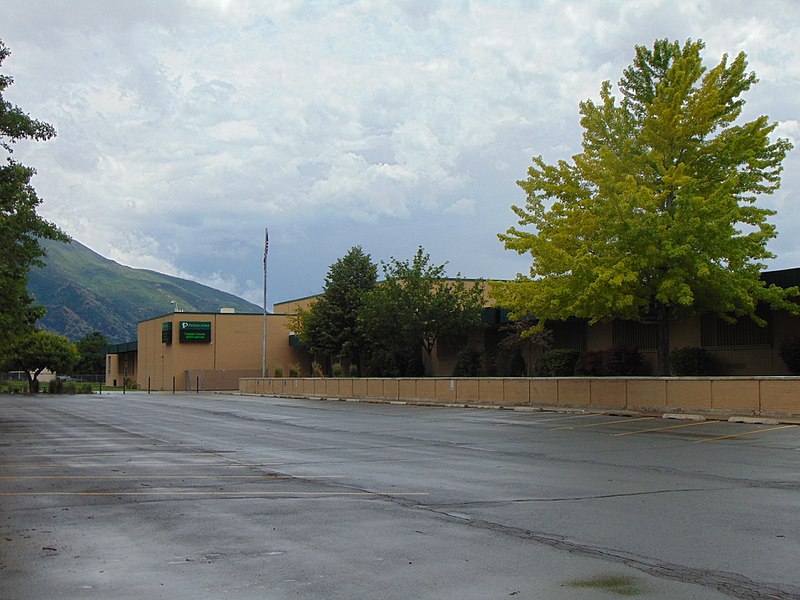 File:Southwest at Payson High School, Payson, Utah, Jun 16.jpg