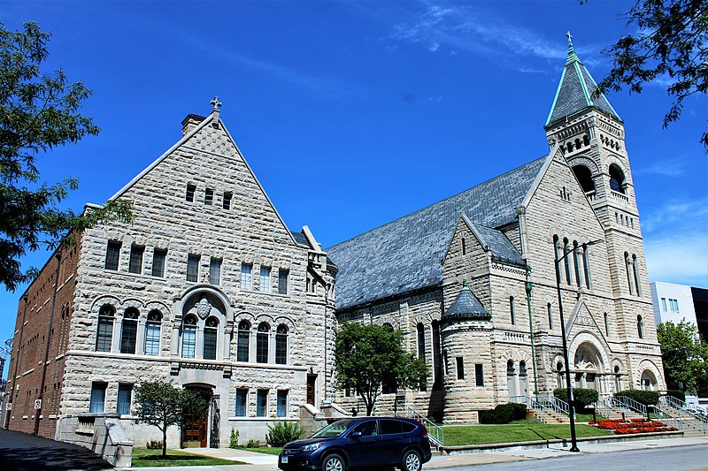 File:St. Ambrose Cathedral - Des Moines 04.jpg